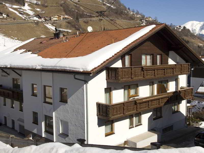 Hotel Neuwirt Kirchdorf in Tirol Exteriör bild